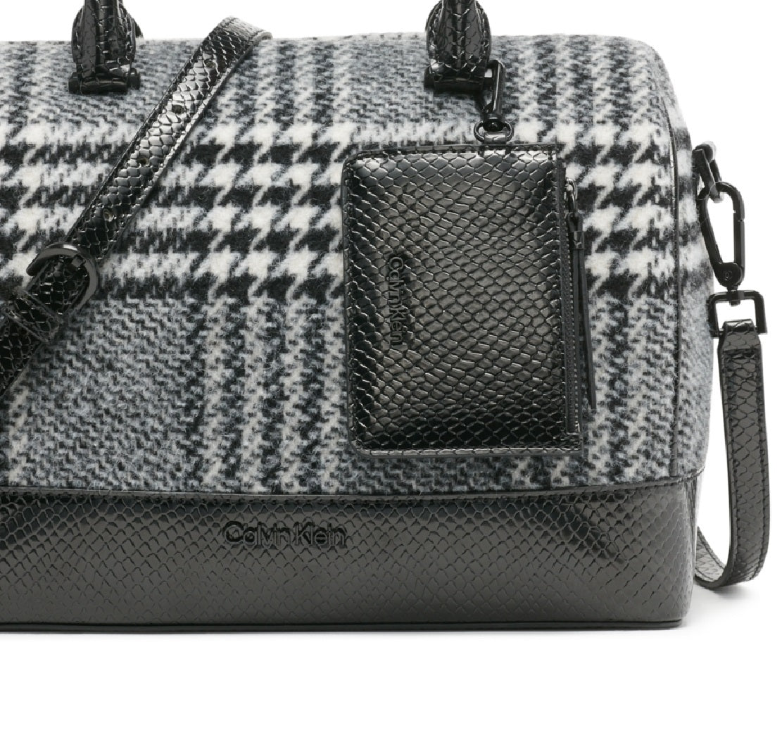 Calvin Klein Women's Ashley Satchel Black Size Regular