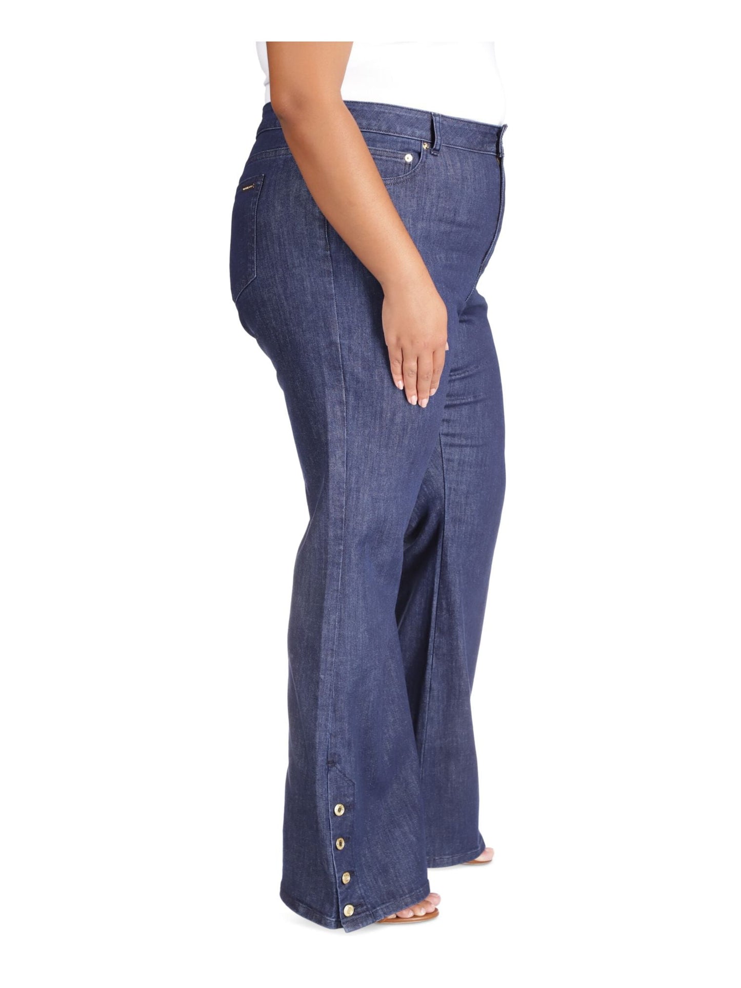 Michael Kors Women's Pocketed Zippered Flare Jeans Blue Size 24W