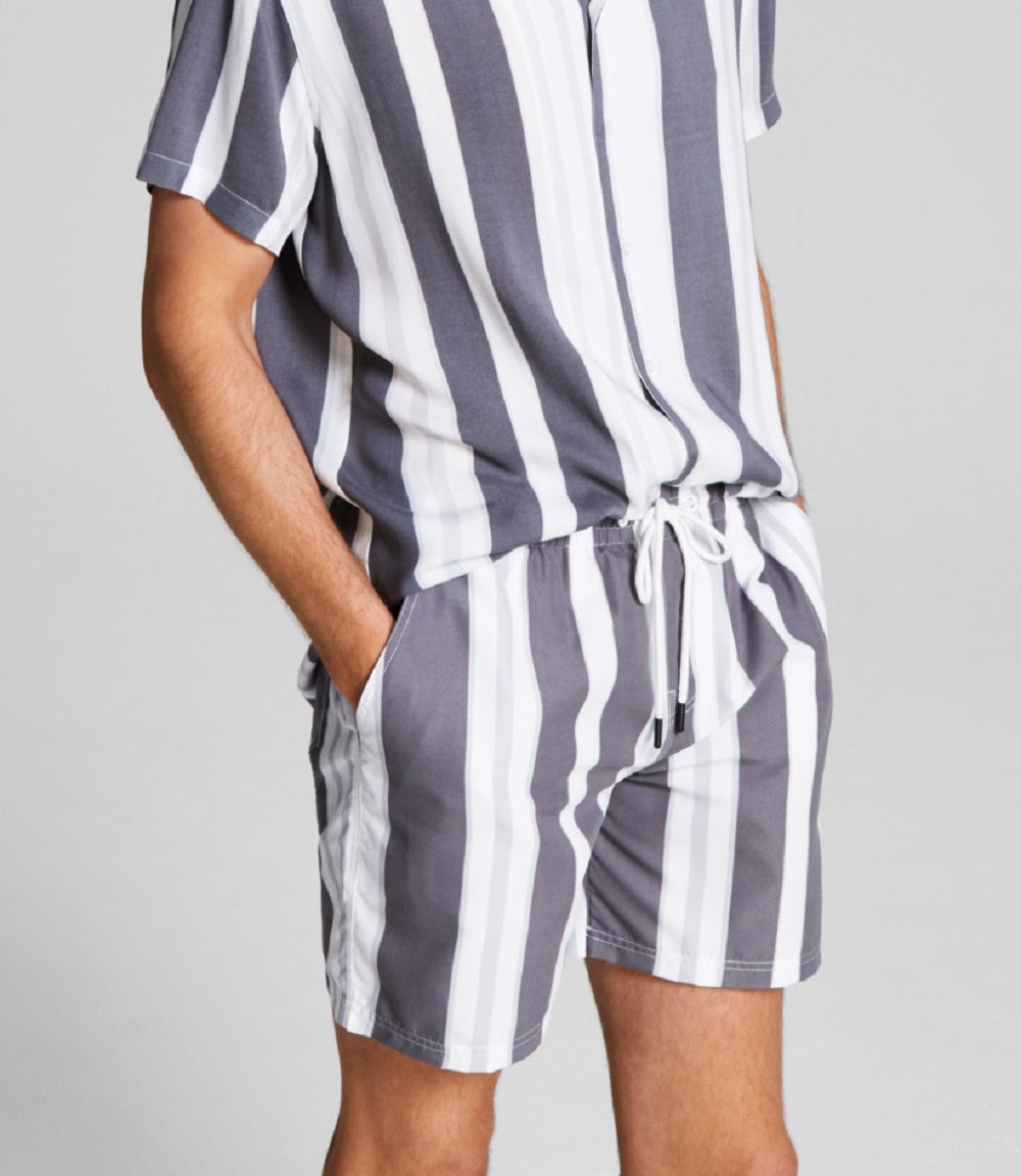 | And Now This Men's Relaxed Fit Stripe Drawstring Shorts Gray Size M