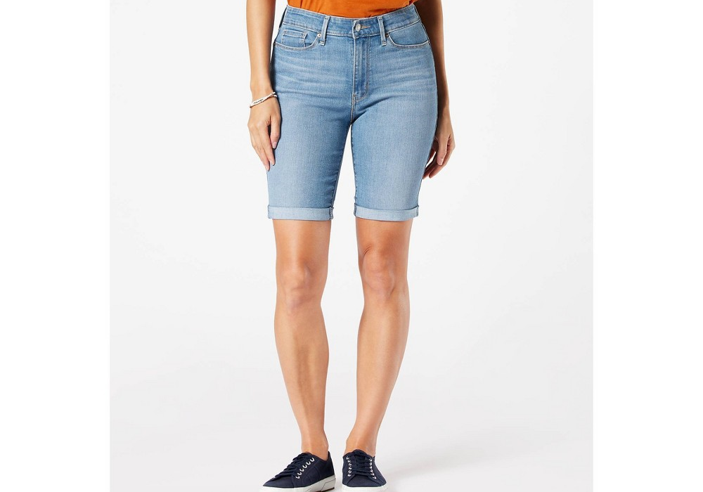DENIZEN® from Levi's® Women's Mid-Rise 9 Bermuda Jean Shorts Jean Therapy Size 8