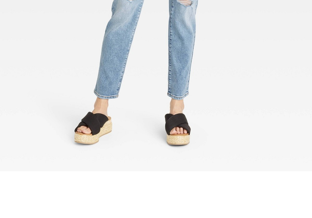 Universal Thread Women's Slim Jeans - Light Blue Size 8 Short