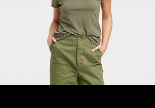 Universal Thread Women's Olive Green V-Neck Fitted T-Shirt - Size XL