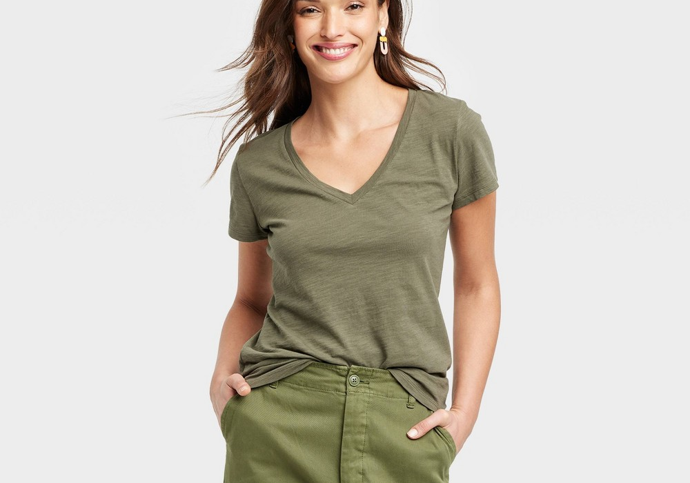 Universal Thread Women's Olive Green V-Neck Fitted T-Shirt - Size XL