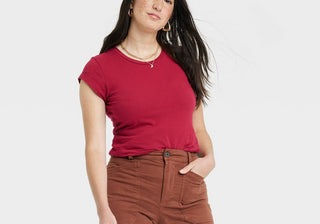 Universal Thread Women's Dark Red Fitted Short Sleeve T-Shirt Size L