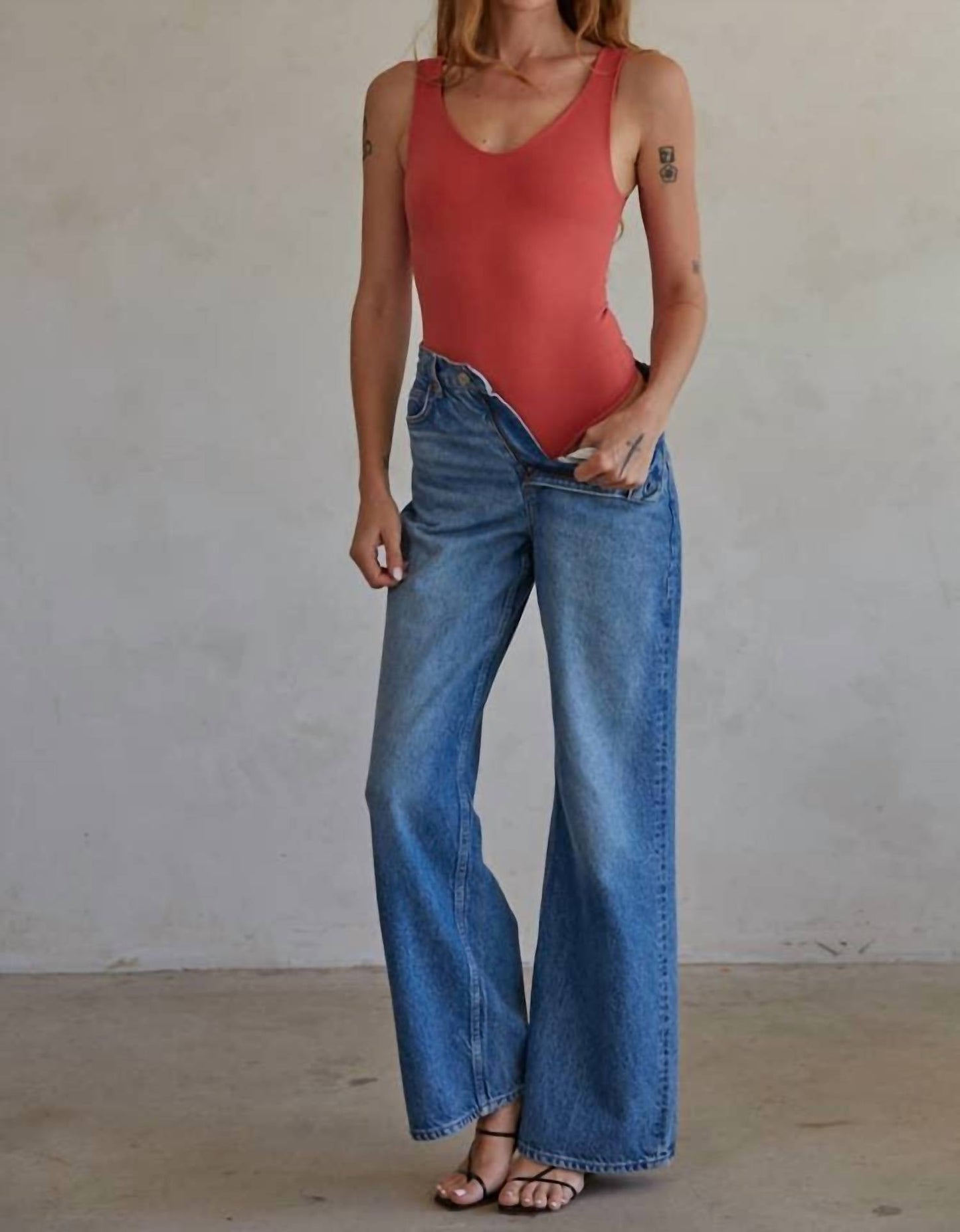 By Together - Women's Double Layered Seamless V Neck Sleeveless Bodysuit