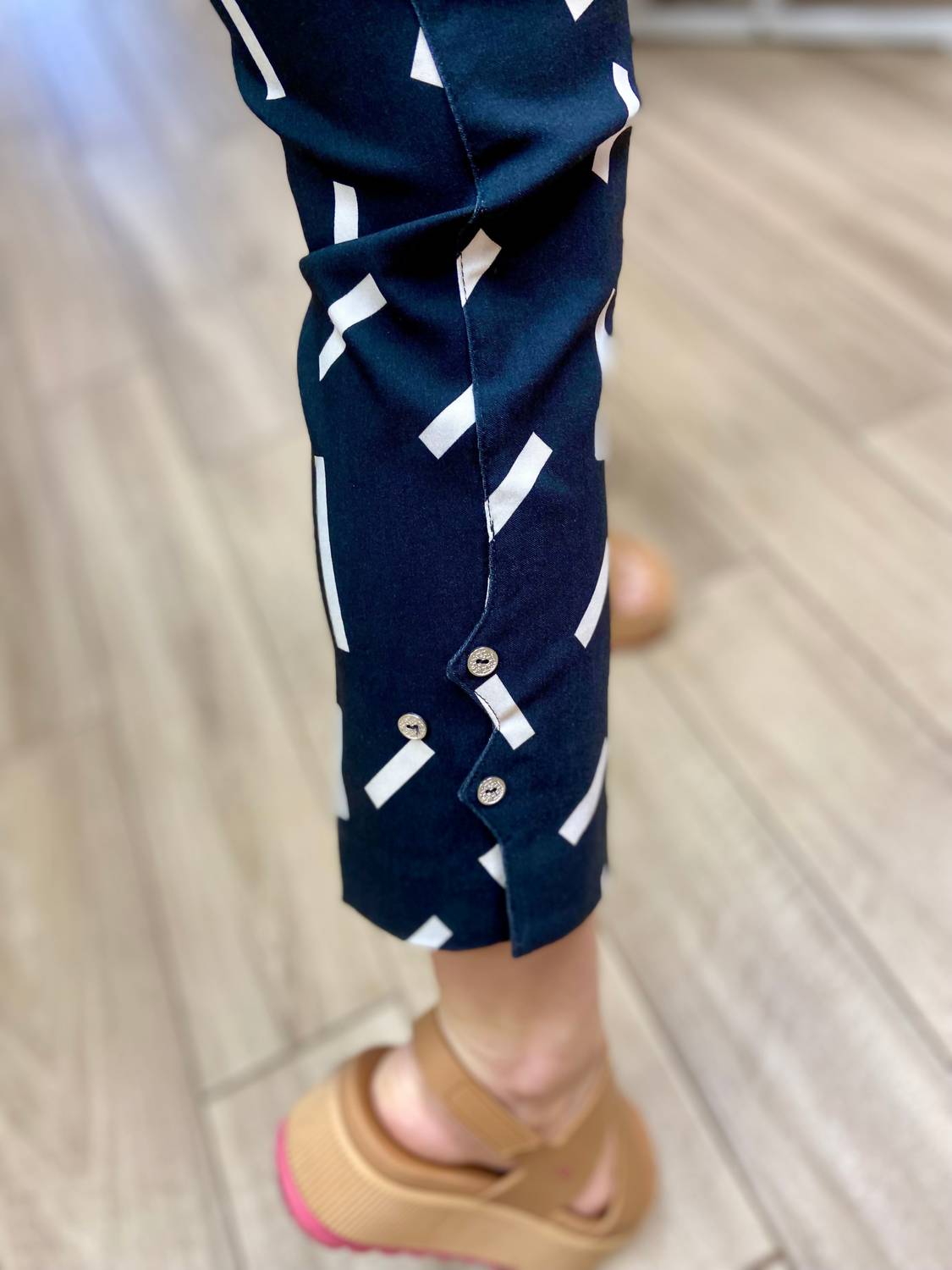 Insight - Crop Capri Pants