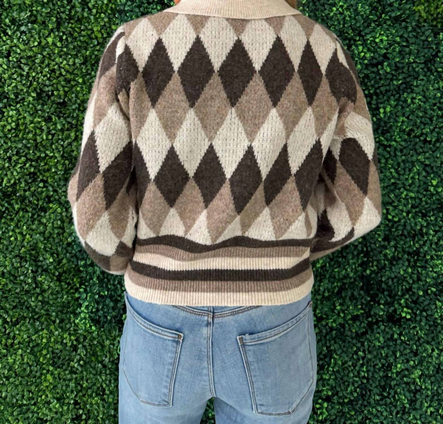 Aaron & Amber - Argyle Pattern Collar Sweater Top