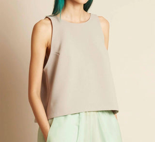 Kaarem - Fennel Sleeveless Back V Cropped Top