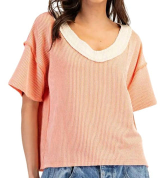 Ee:Some - Textured Contrast V-neck Top