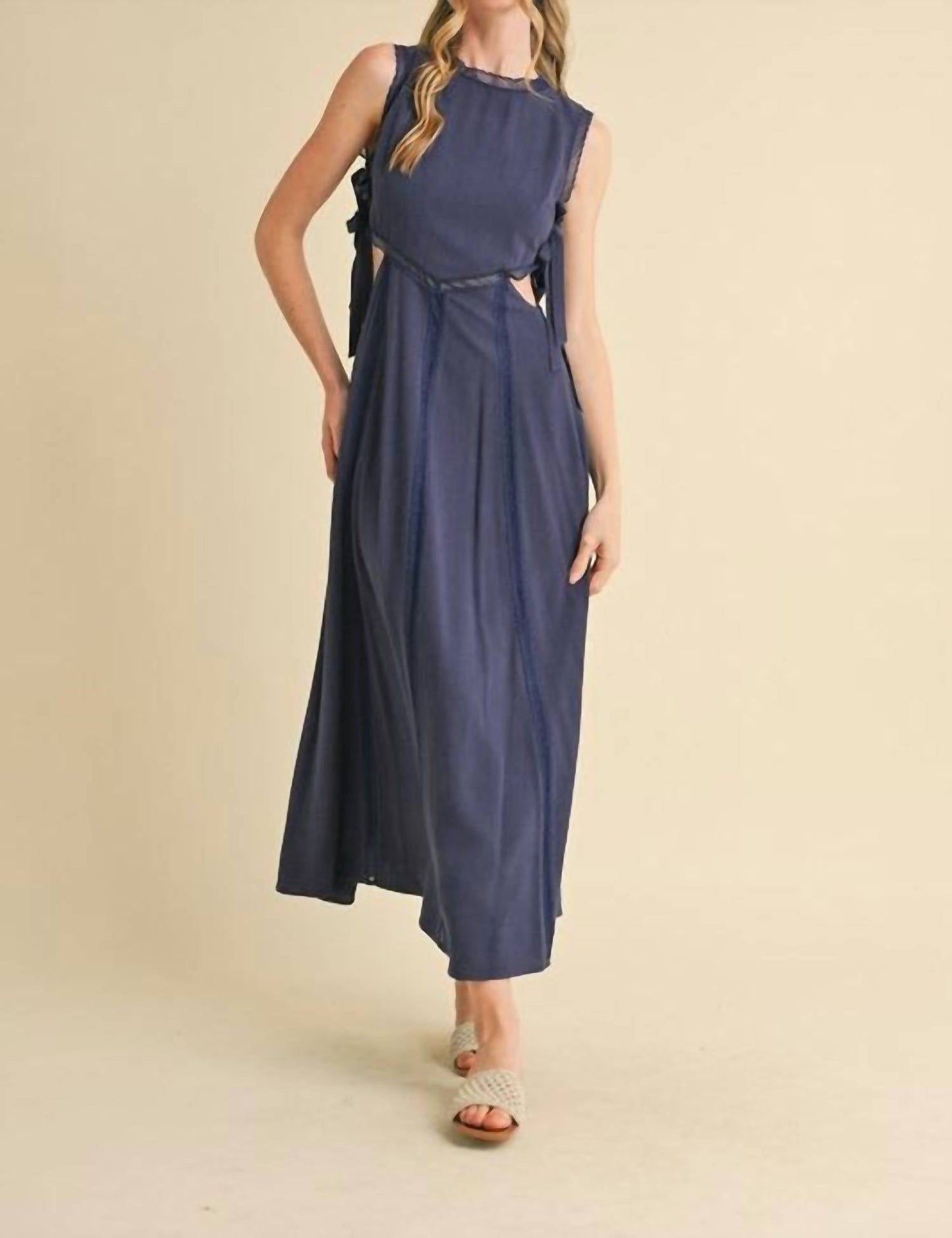&Merci - Lisa Cut Out Midi Dress