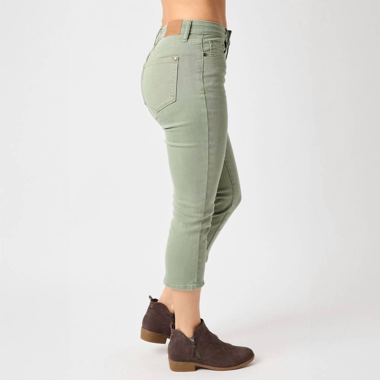 Judy Blue - Mid-rise Garment Dyed Capri Pants