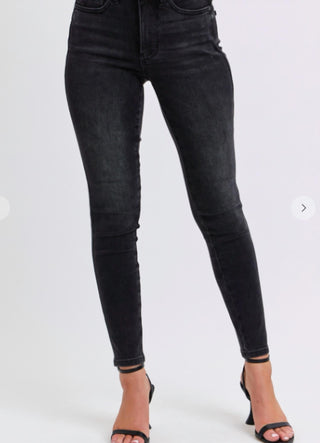 Judy Blue - Mid Rise Tummy Control Skinny Jean