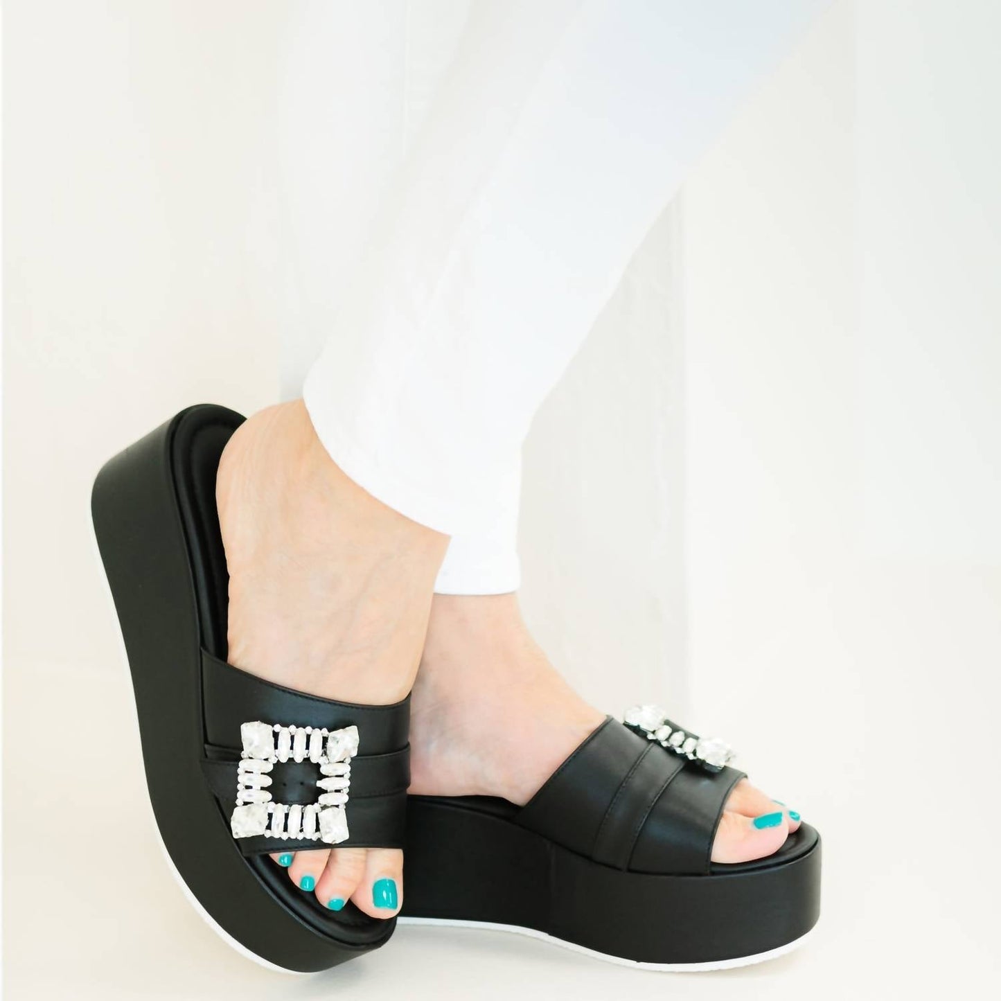 Beautiisoles By Robyn Shreiber - Women's Dita Platform Leather Sandal