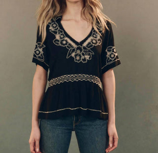 The Great. - Crest V Neck Short Sleeve Top