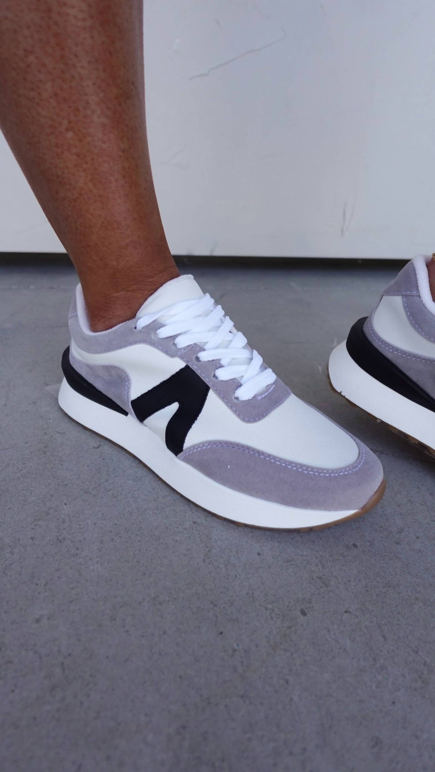 Erk - Women's Neutral Vintage Sneaker