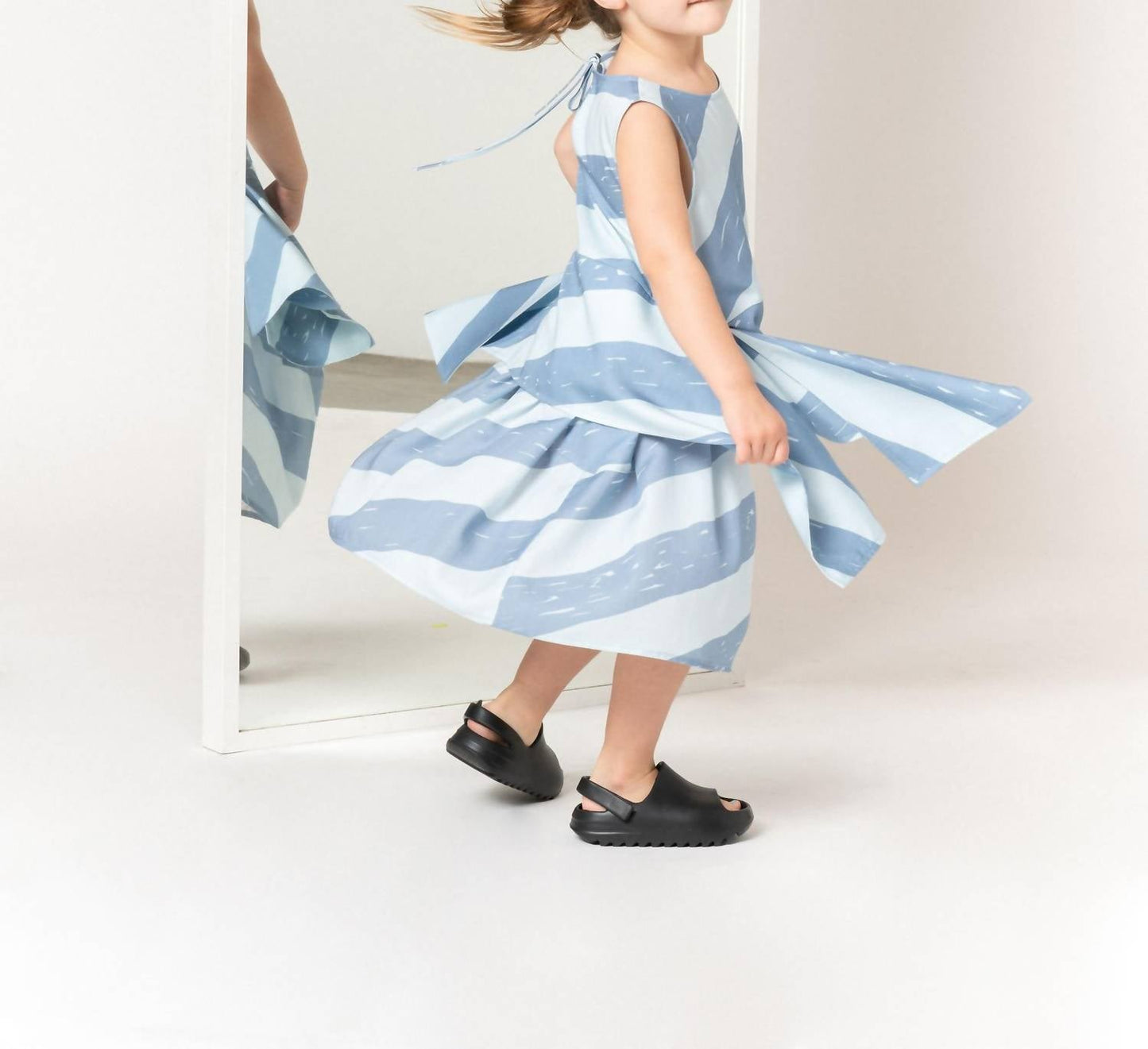 Omamimini - Girls' Sleeveless Peplum Top with Side Tails