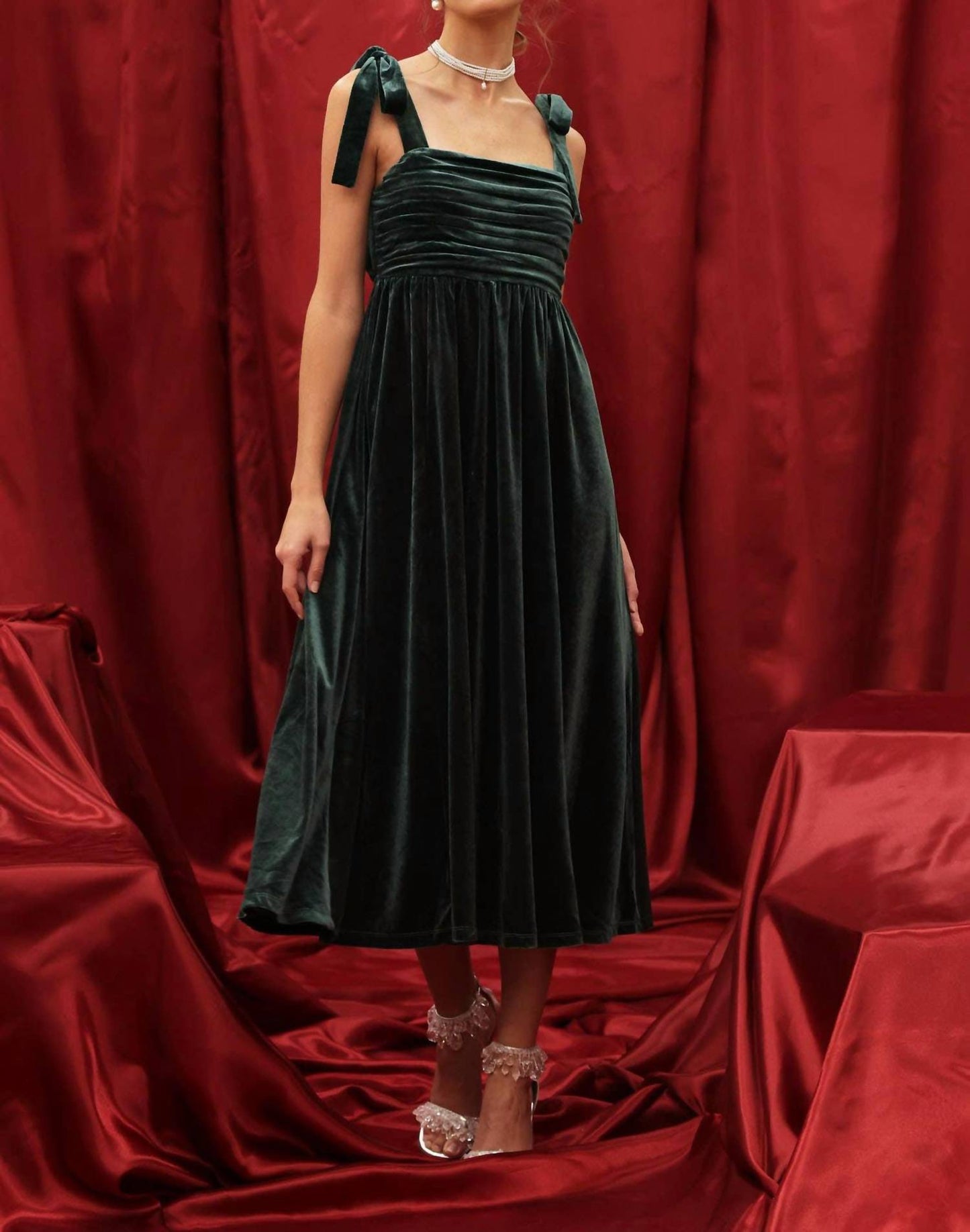 Blu Pepper - Velvet Tie Strap Pleated Midi Dress