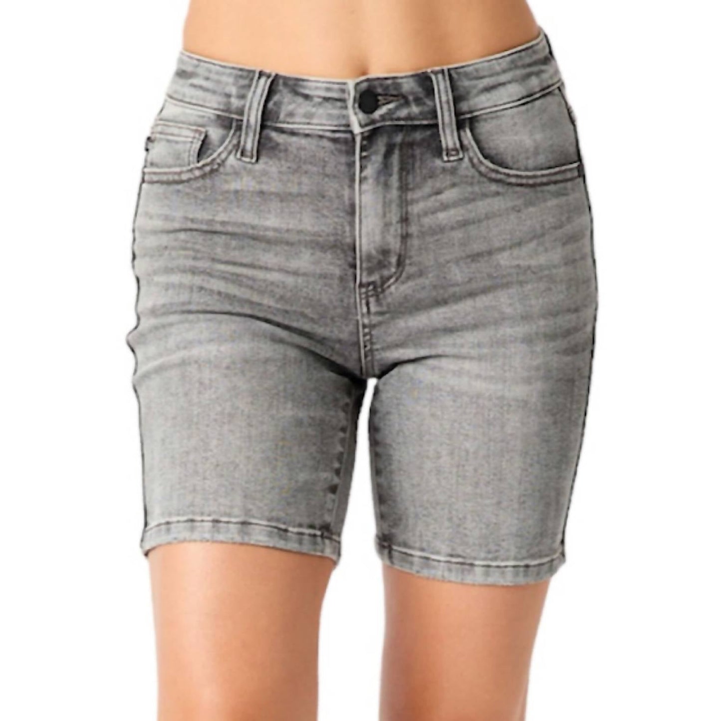 Judy Blue - Mid Rise Contrast Wash Bermuda Shorts