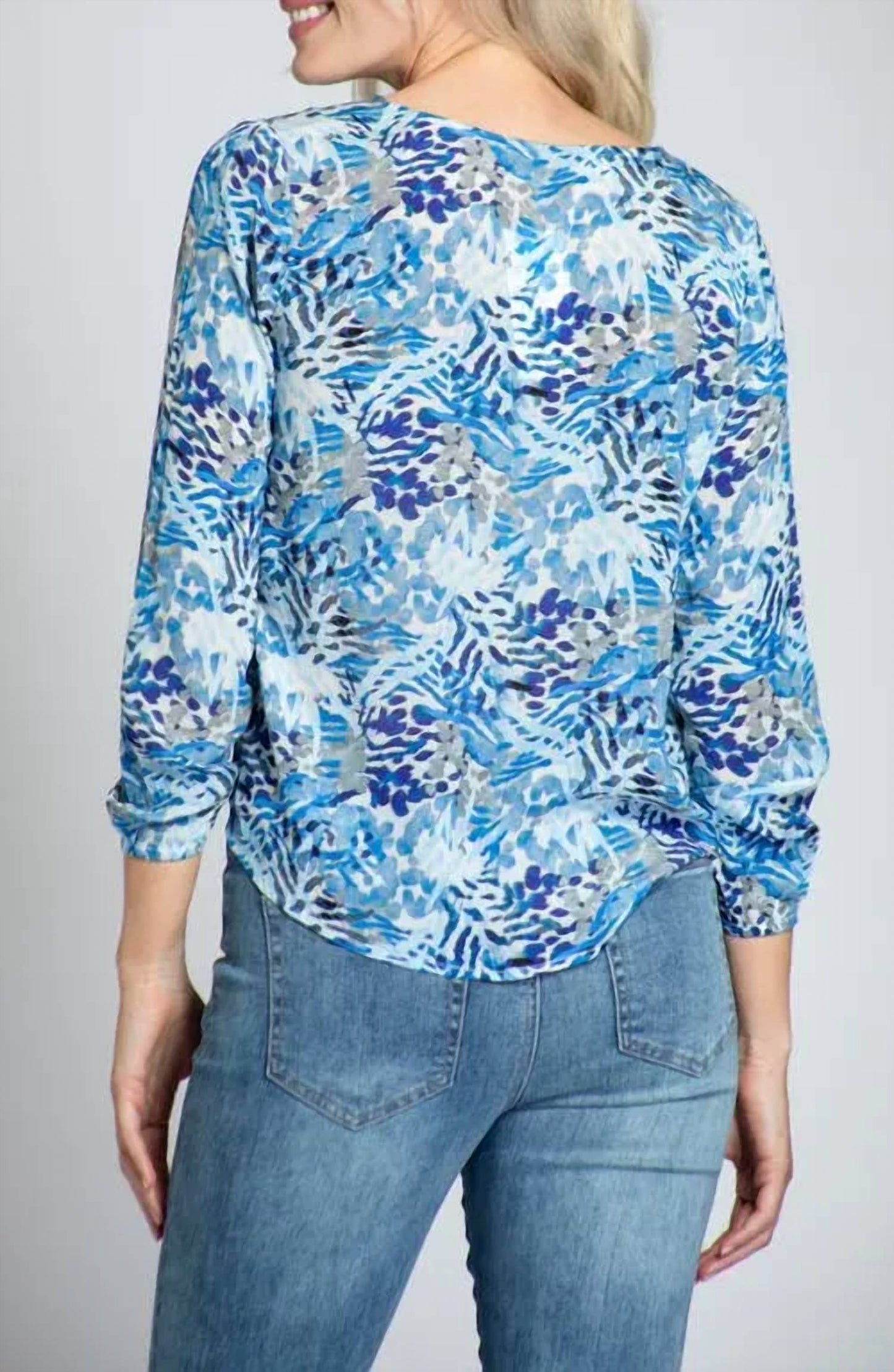 Apny - V-neck Tie Front Top