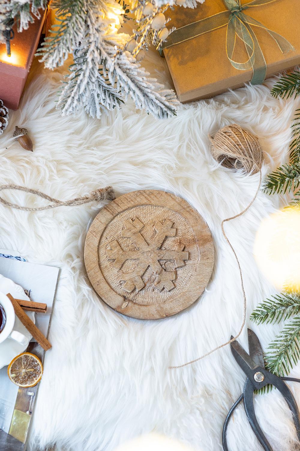 Wooden Hanging Circle With Snowflake Cut Christmas Ornaments (Set of 12)
