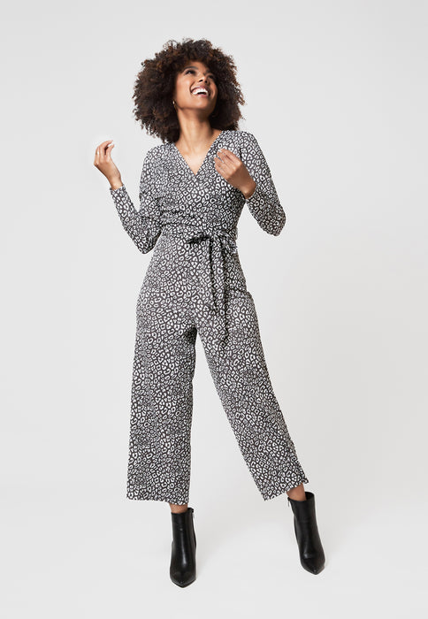 Leota Women's Long Sleeve Kayla Jumpsuit In Cheetah Asphalt Gray Size Small