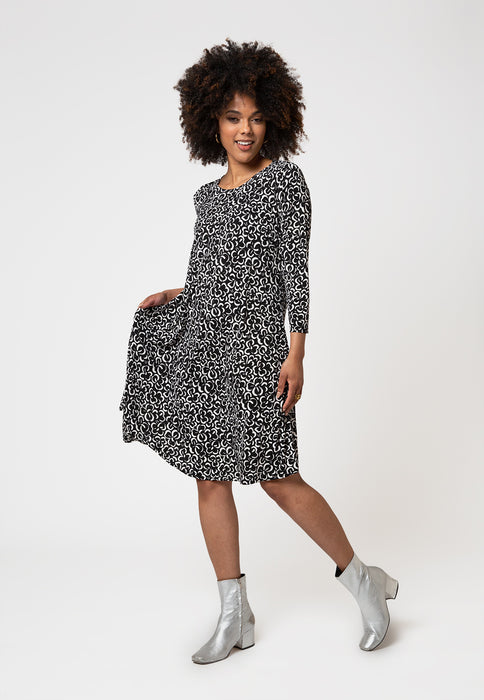 Leota Women's Melanie In Graphic Gardenia Dress Black