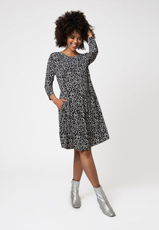 Leota Women's Melanie In Graphic Gardenia Dress Black