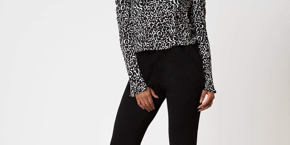 Leota Women's Graphic Gardenia Jennifer Top Black