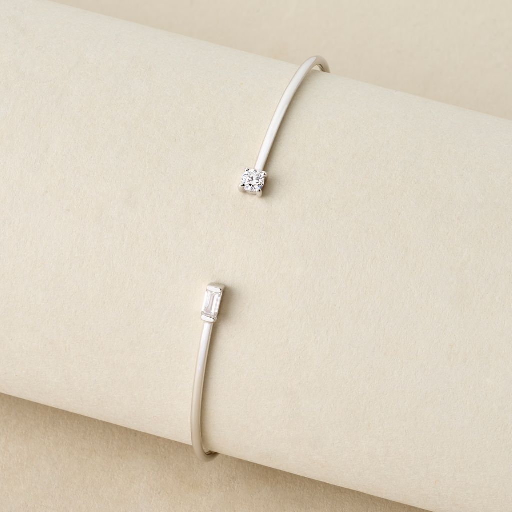 peace-jewelers-14k-gold-0-33ctw-baguette-round-lab-grown-diamond-bangle-bracelet