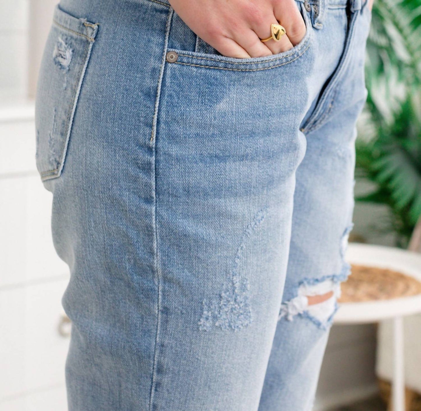Kestan - Georgia Mid-rise Boyfriend Jeans