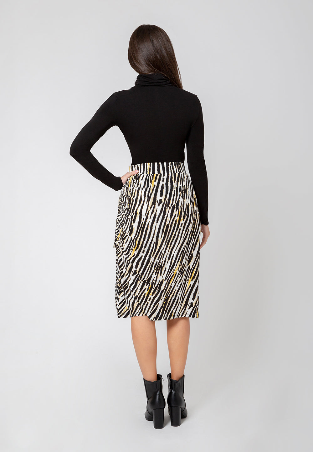 Leota Women's Kathy Ruched Zebra Print Skirt Black