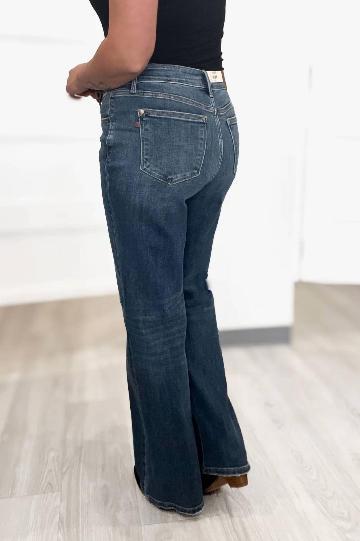 Judy Blue - Margaret High Waist V-front Straight Leg Jeans