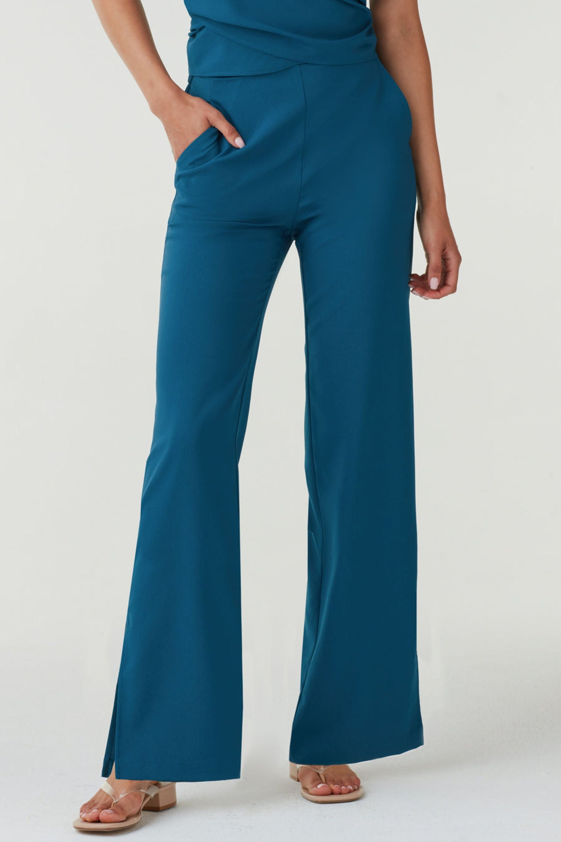 the-side-slit-pant