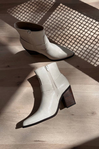 Oasis Society - Women's Jackson Ankle Boots