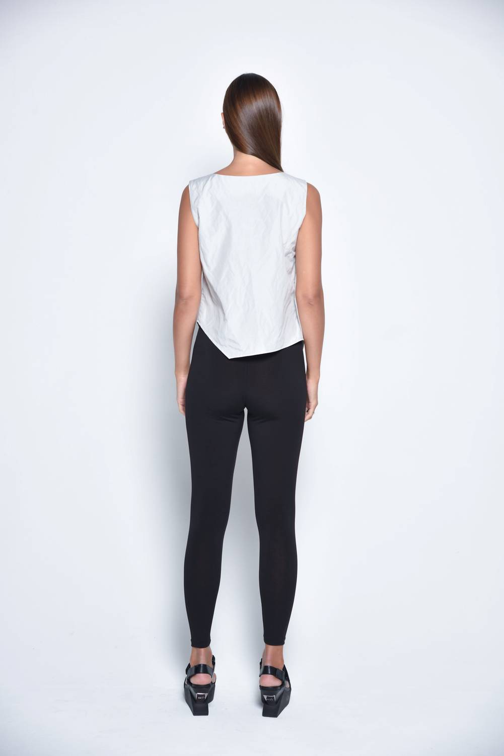 Simply Mila - Uneven Hem Tank