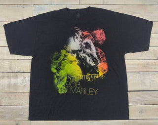 Bob Marley - Men's Guitar Smoke Short Sleeve T-shirt