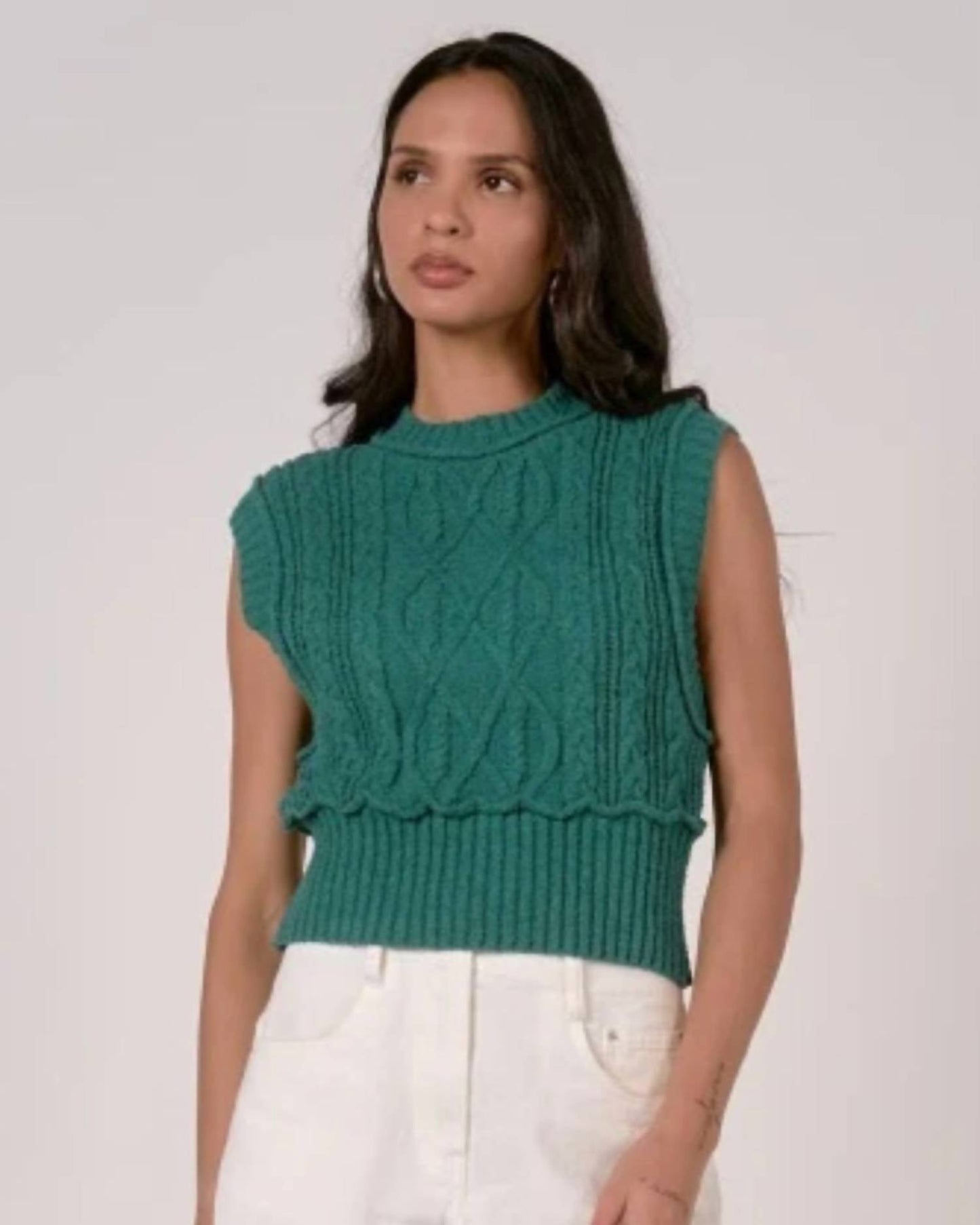 Elan - Antonia Sleeveless Crewneck Sweater