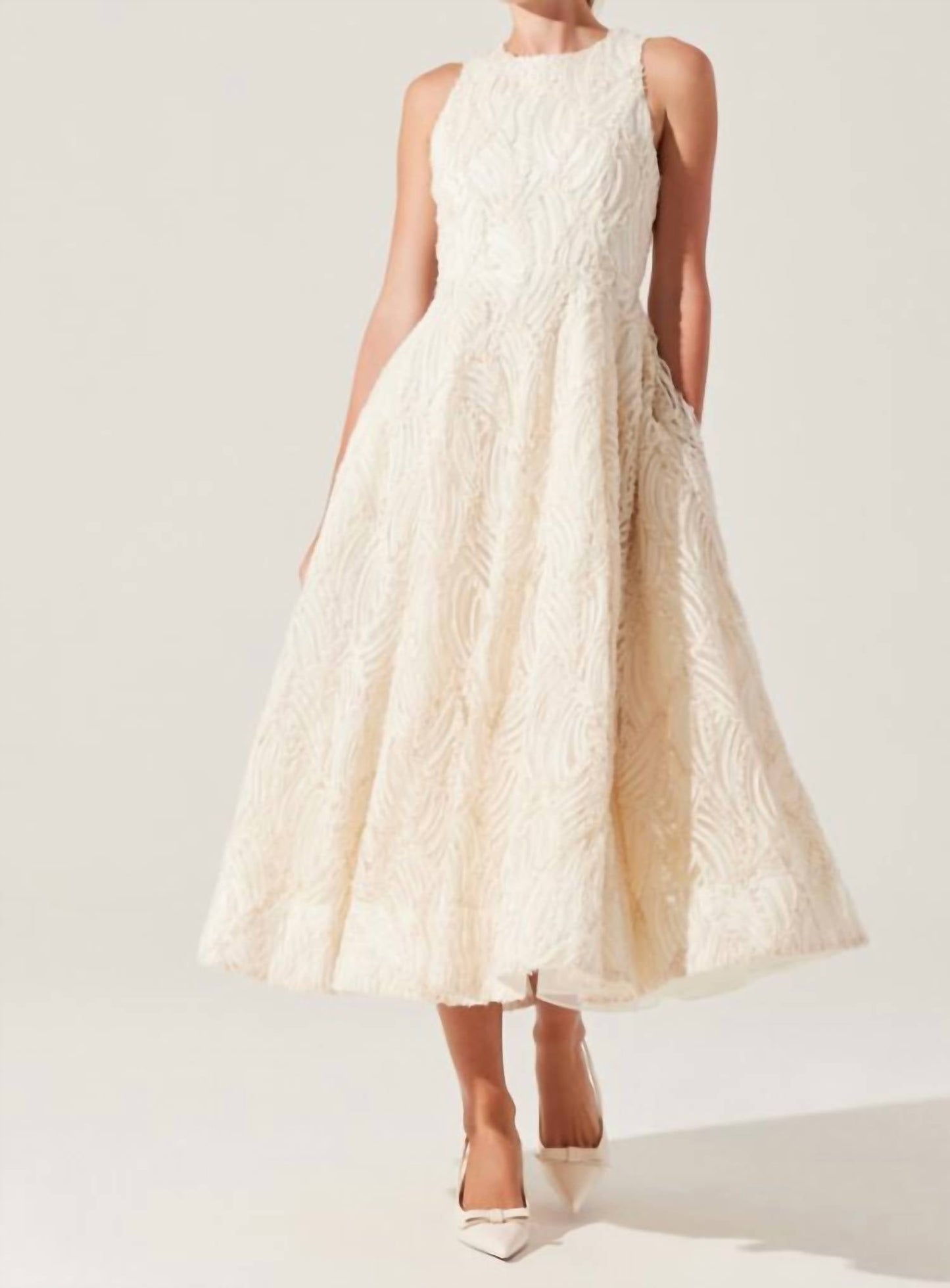 Astr - Lillemor 3d Textured Midi Dress