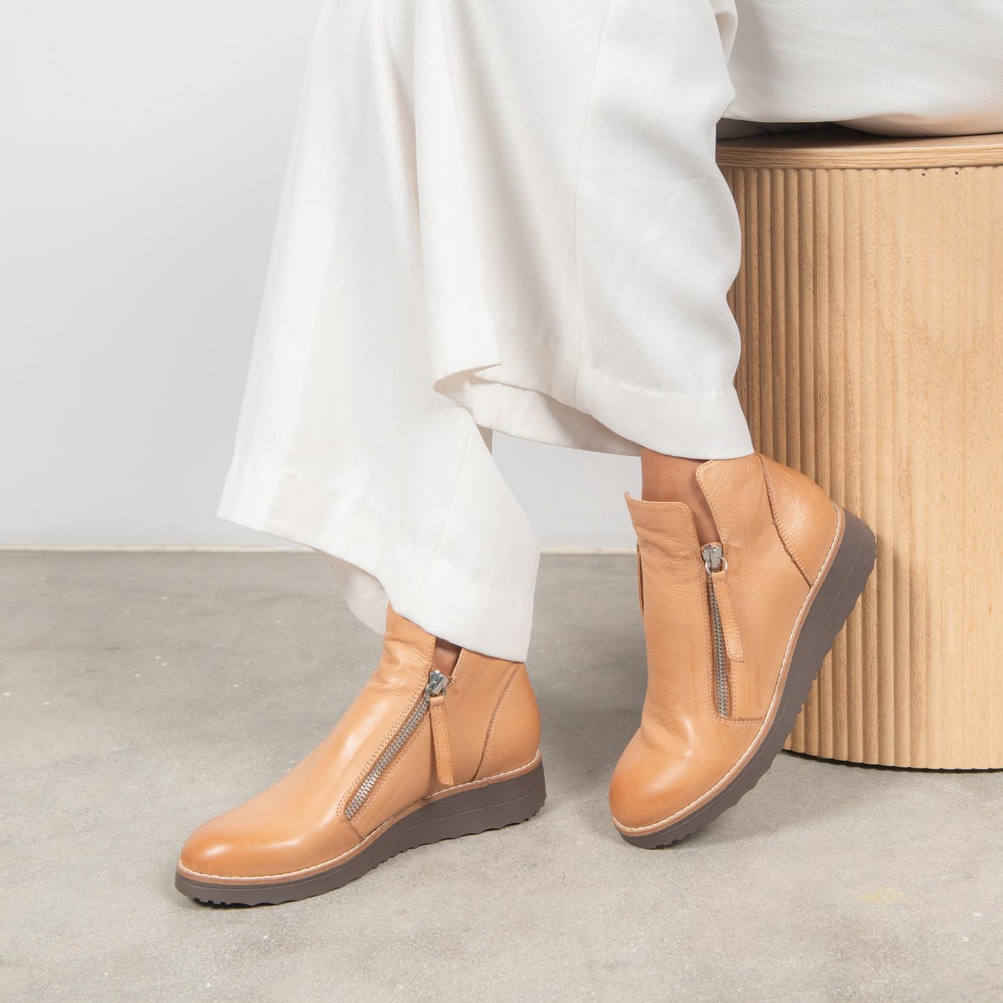 Django & Juliette - Women' Oh My Leather Ankle Boots