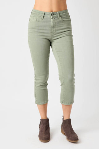 Judy Blue - Mid Rise Garment Dyed Non Distressed Capri Jeans