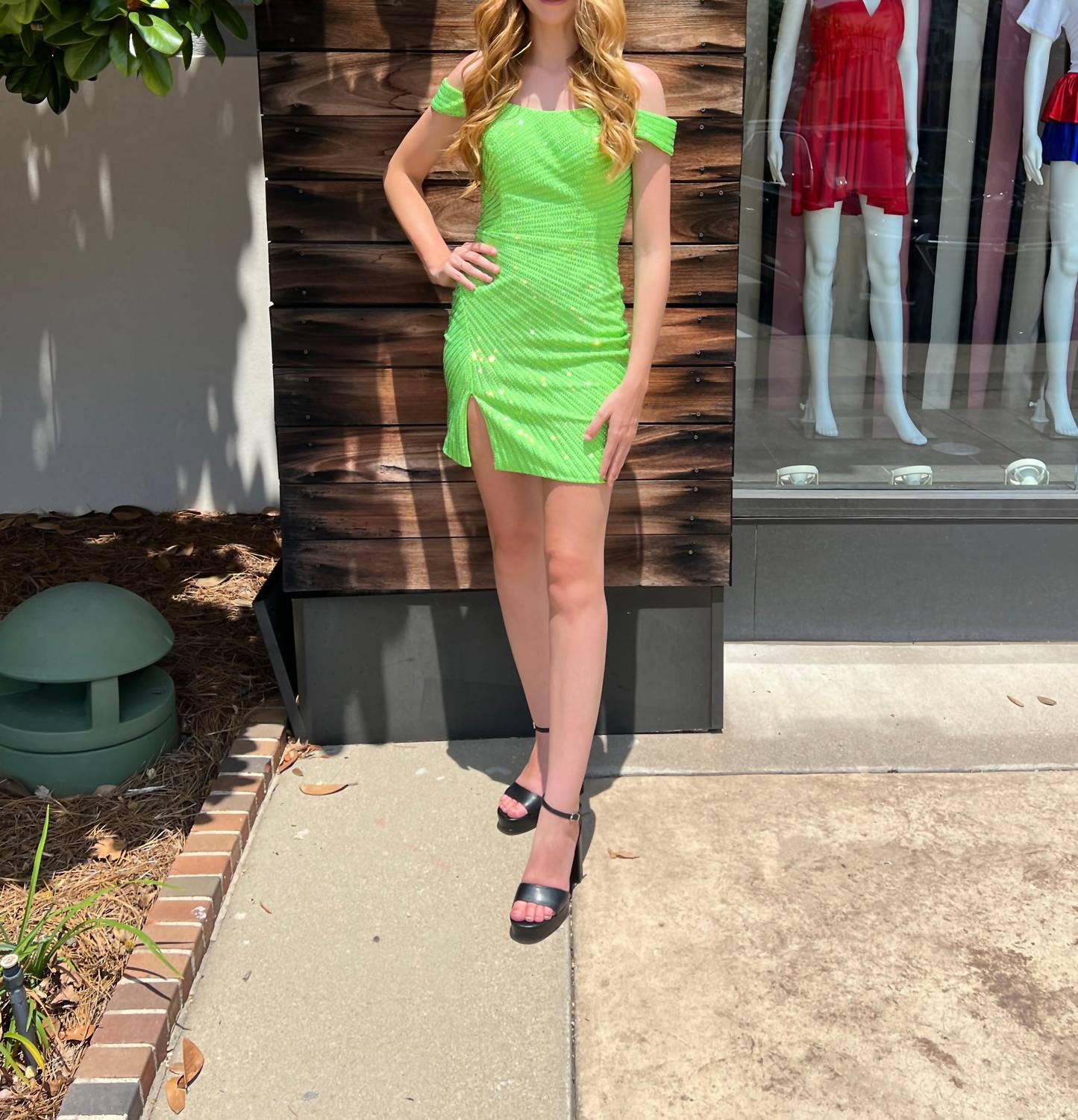 Vienna Prom - Off-the-shoulder Glitter Dress