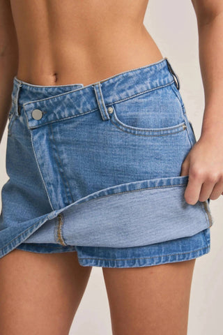 Le Lis - Women's The Jetty Mid Rise Denim Skort