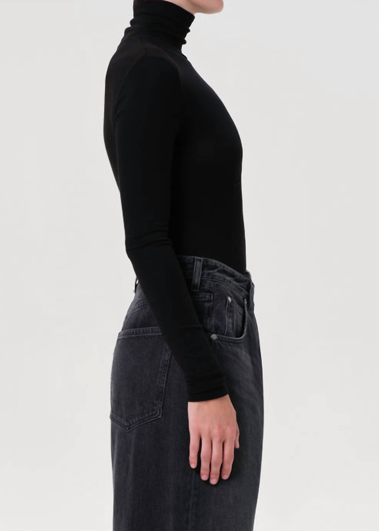 agolde-wilma-turtleneck-bodysuit