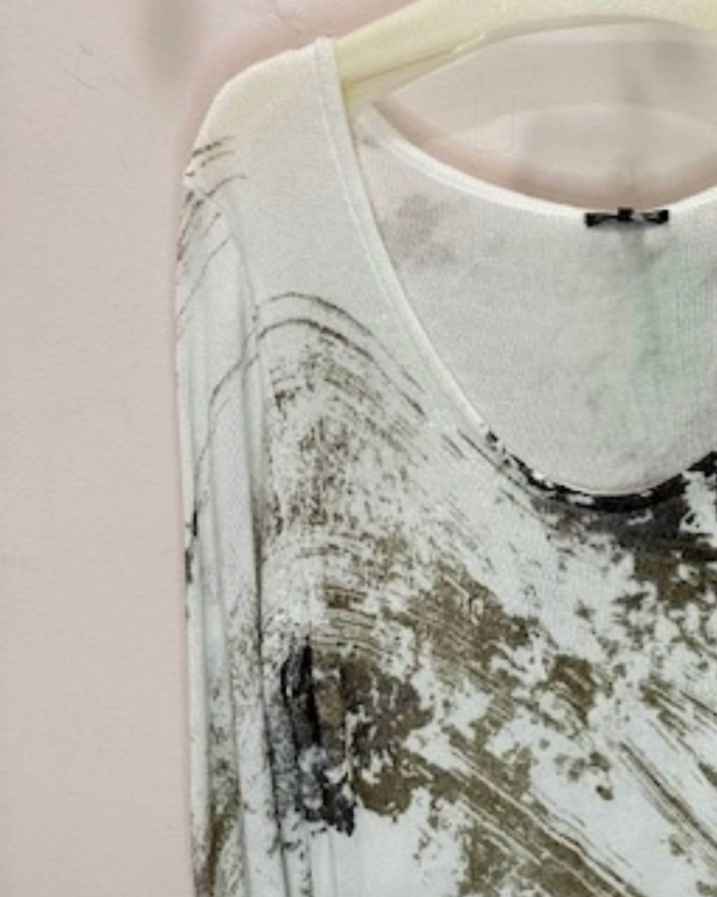 600 West - Women's Painted Scoop Neck Sweater
