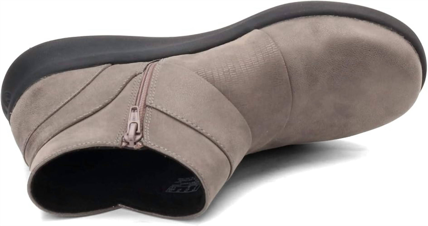 Clarks - Women's Sillian 2.0 Rise Ankle Boot