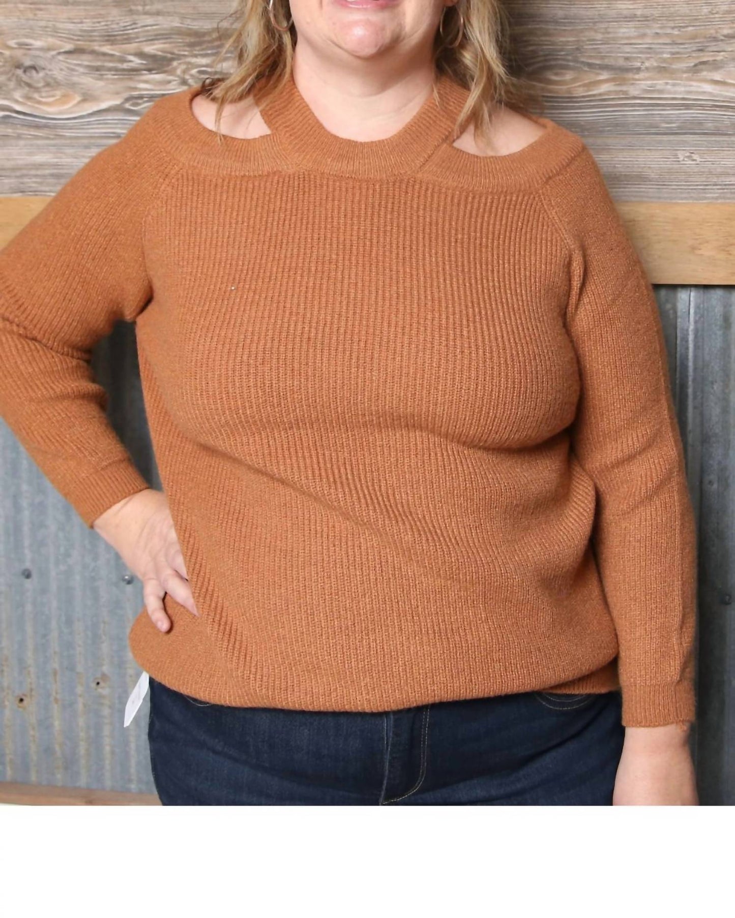 Amoli - Peek Sweater