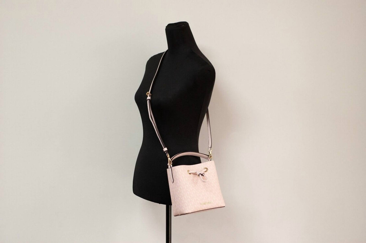 Michael Kors - Suri Signature Pvc Bucket Crossbody Handbag Small