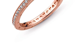 Pandora - Women's Sparkling Overlapping Ring