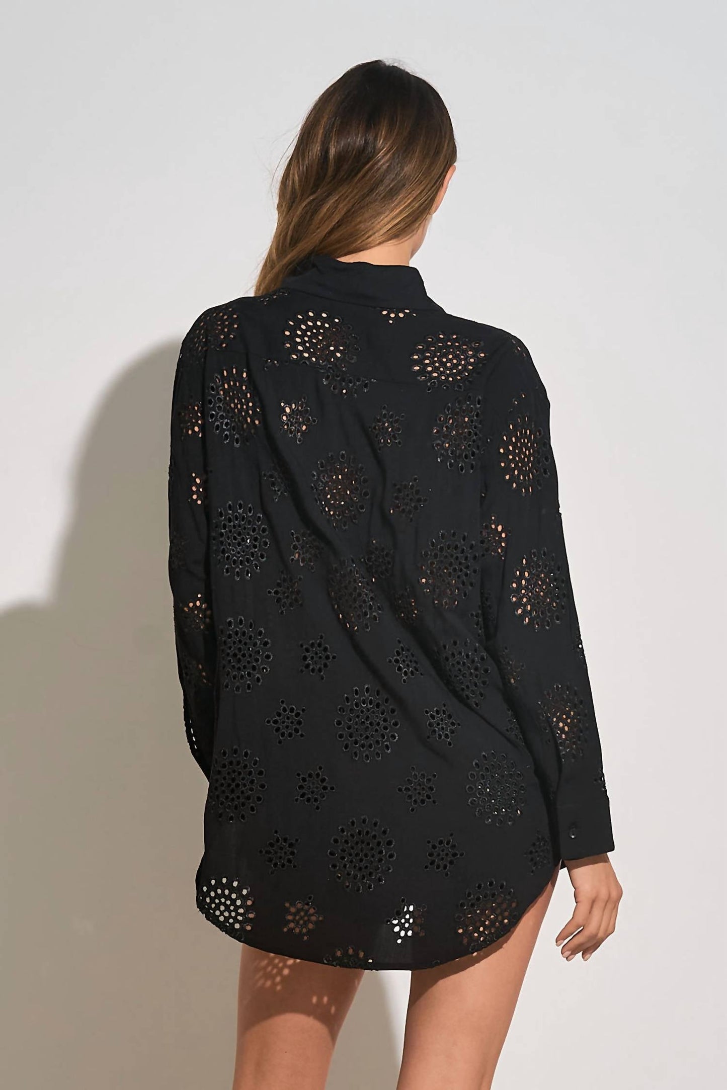 Elan - Boyfriend Eyelet Cover Up