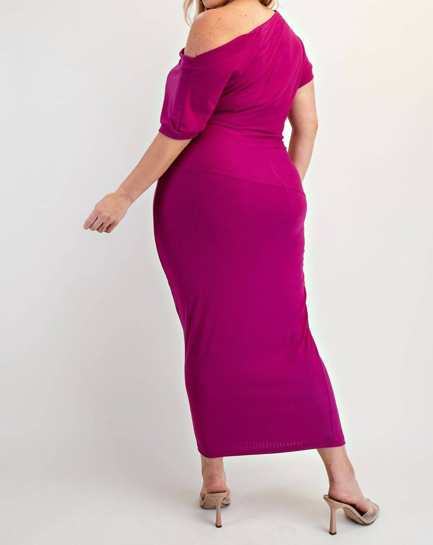 The Curve La - Plus Size Ribbed Knit Off Shoulder Knit Midi Dress